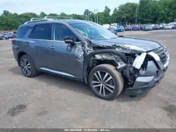  Salvage Nissan Pathfinder