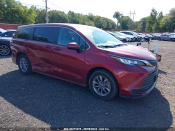  Salvage Toyota Sienna