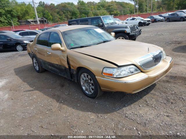  Salvage Lincoln Towncar