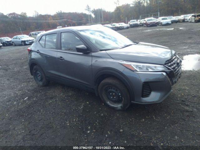  Salvage Nissan Kicks