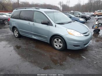  Salvage Toyota Sienna