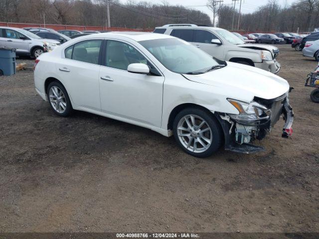  Salvage Nissan Maxima