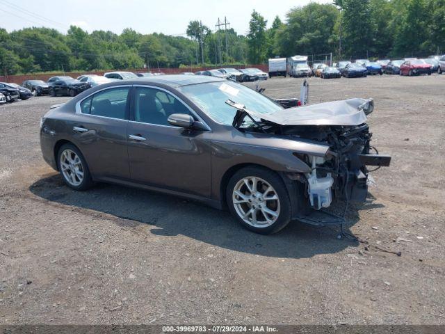  Salvage Nissan Maxima