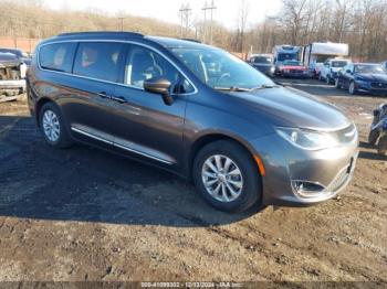  Salvage Chrysler Pacifica