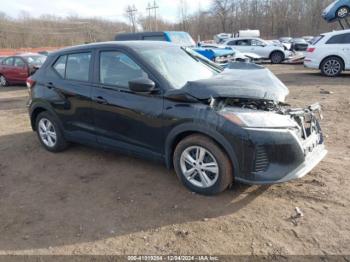  Salvage Nissan Kicks