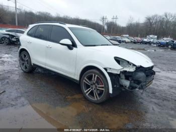  Salvage Porsche Cayenne