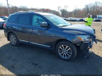  Salvage Nissan Pathfinder