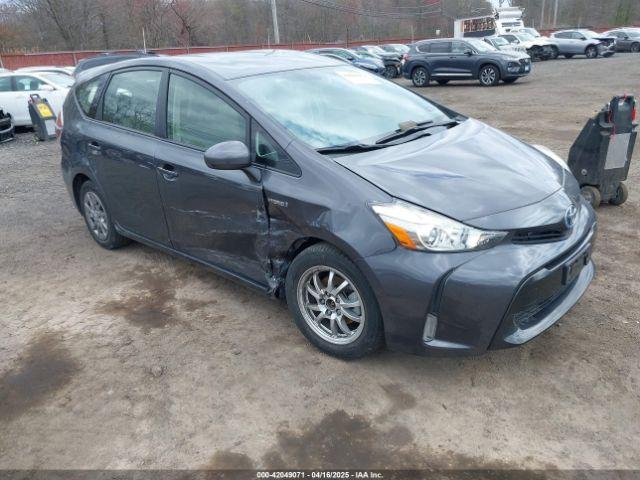  Salvage Toyota Prius v