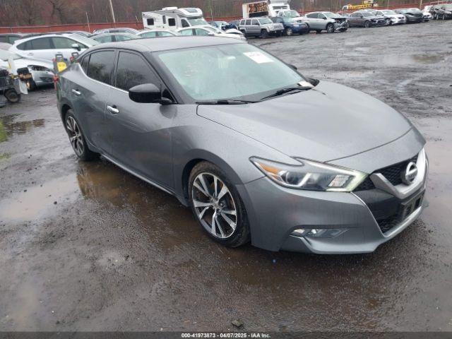  Salvage Nissan Maxima