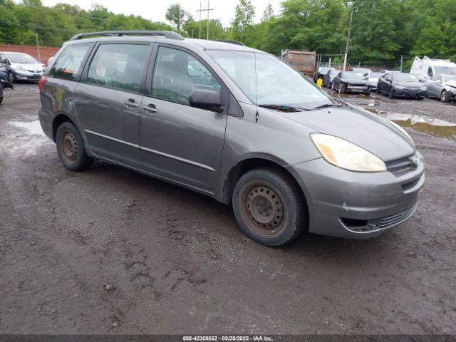  Salvage Toyota Sienna