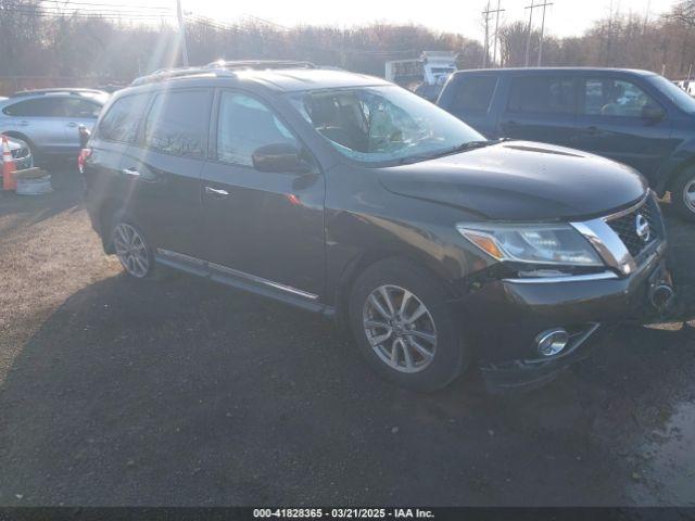  Salvage Nissan Pathfinder