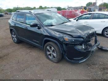  Salvage Jeep Cherokee