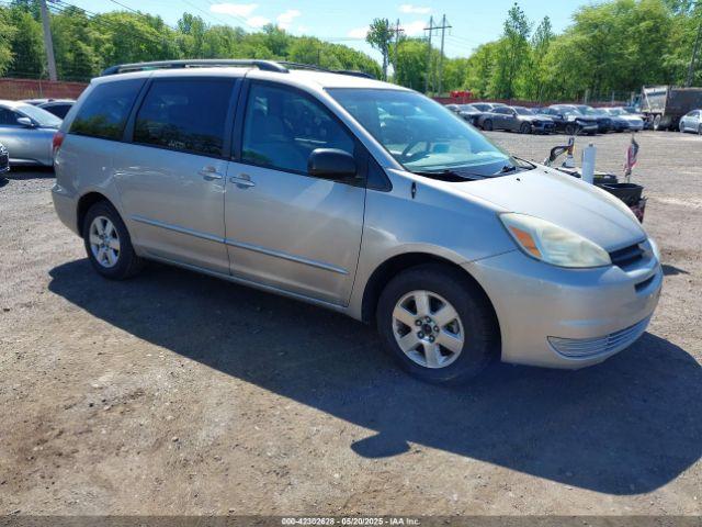  Salvage Toyota Sienna