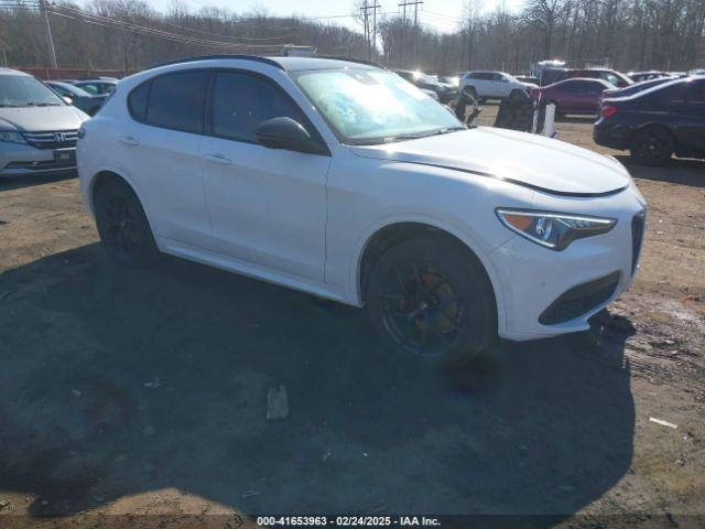  Salvage Alfa Romeo Stelvio