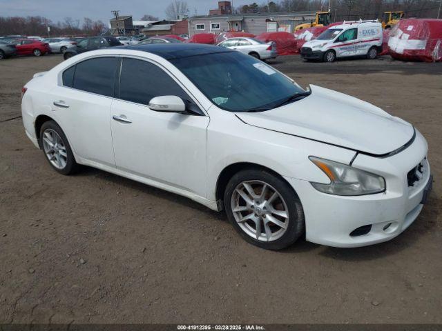  Salvage Nissan Maxima
