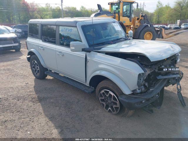  Salvage Ford Bronco