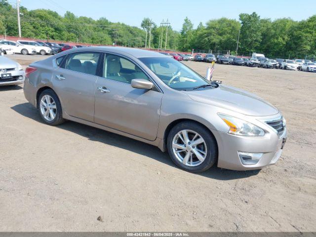  Salvage Nissan Altima
