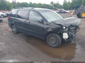  Salvage Toyota Sienna