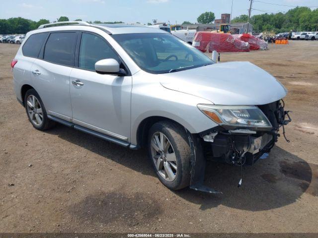  Salvage Nissan Pathfinder
