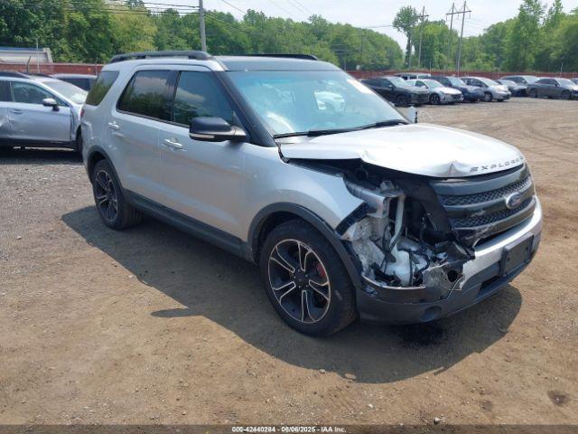  Salvage Ford Explorer
