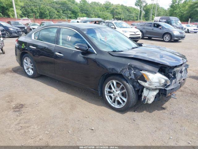  Salvage Nissan Maxima