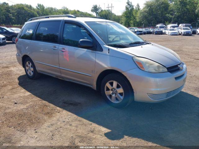  Salvage Toyota Sienna