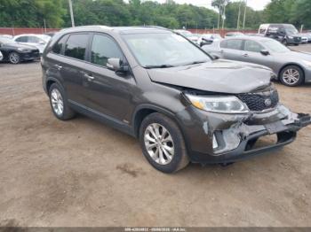  Salvage Kia Sorento