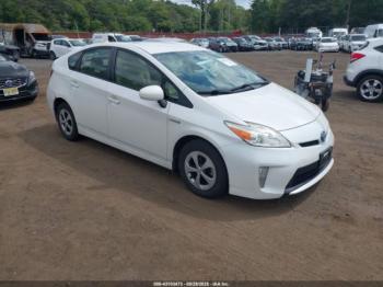  Salvage Toyota Prius
