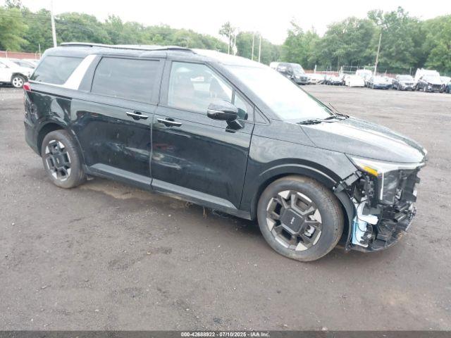  Salvage Kia Carnival