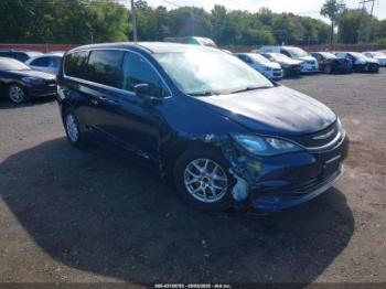  Salvage Chrysler Pacifica