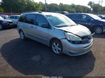  Salvage Toyota Sienna