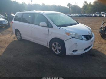  Salvage Toyota Sienna