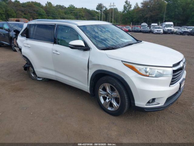  Salvage Toyota Highlander