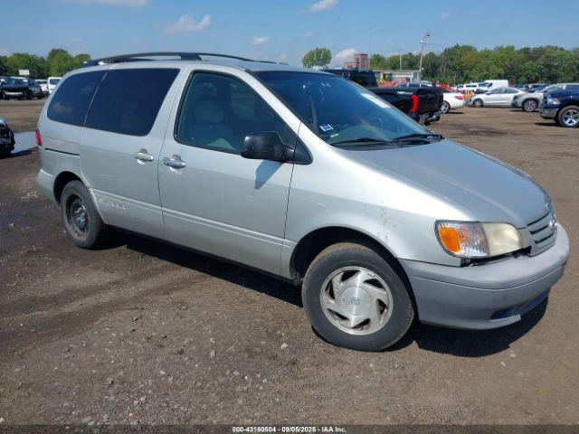  Salvage Toyota Sienna