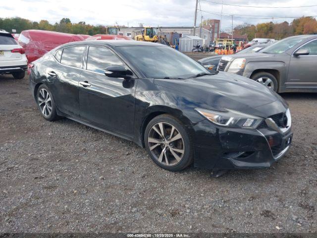  Salvage Nissan Maxima