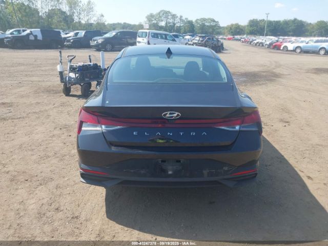 Hyundai ELANTRA Sel Image 16