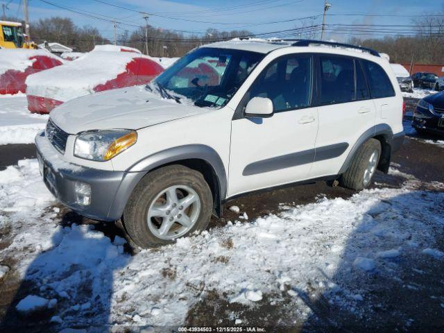 Toyota RAV4 Image 4