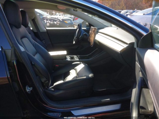 Tesla Model 3 Image 16
