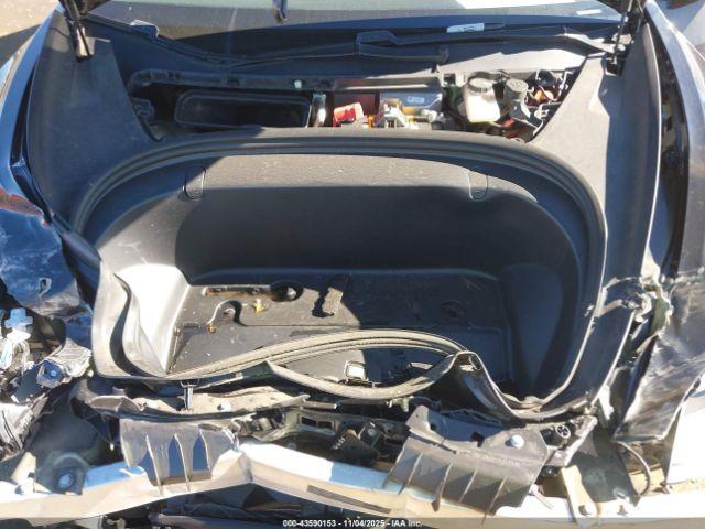 Tesla Model 3 Image 8