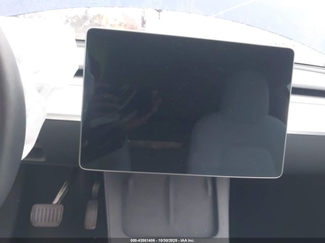 Tesla Model Y Long Range Dual Motor All-wheel Drive Image 6