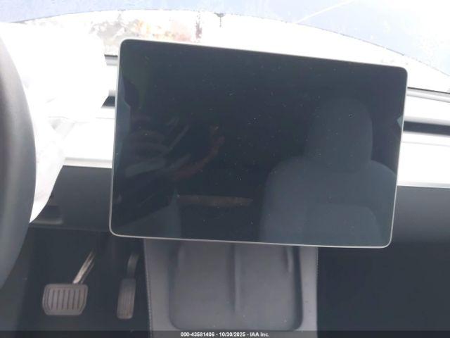 Tesla Model Y Long Range Dual Motor All-wheel Drive Image 6