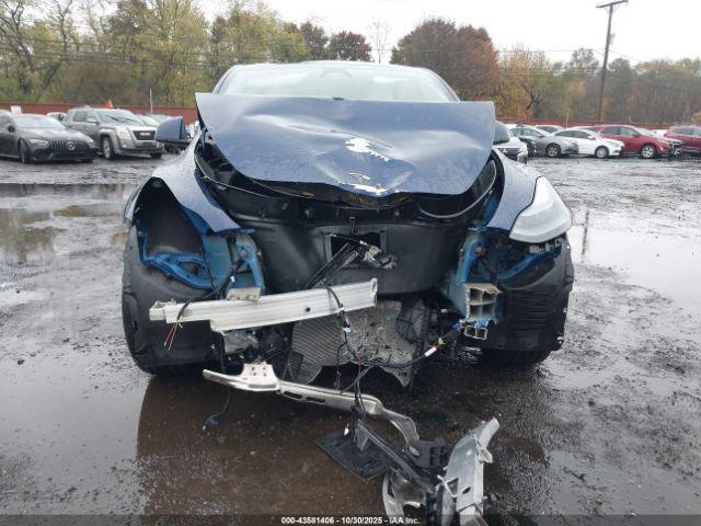 Tesla Model Y Long Range Dual Motor All-wheel Drive Image 9