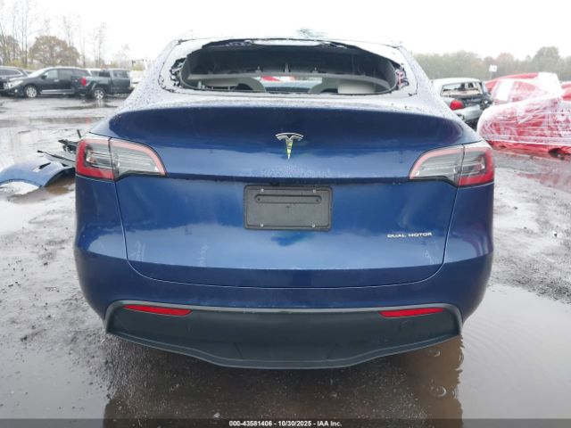 Tesla Model Y Long Range Dual Motor All-wheel Drive Image 13