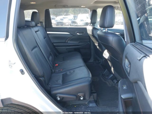 Toyota Highlander Xle Image 8