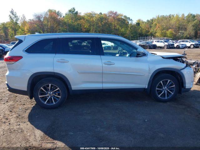 Toyota Highlander Xle Image 13