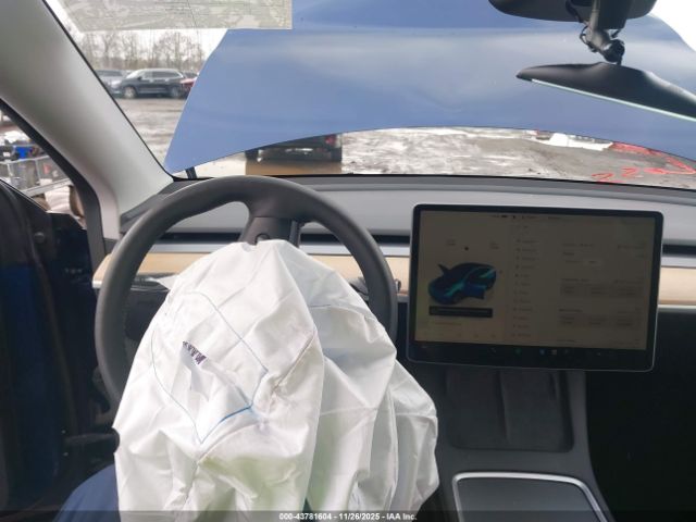 Tesla Model Y Image 18