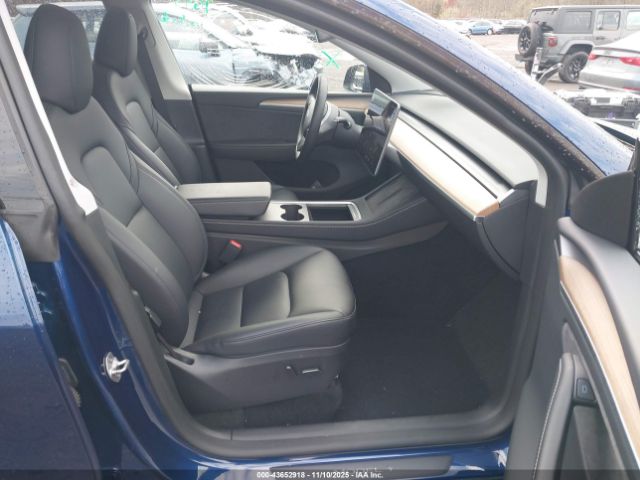 Tesla Model Y Long Range Dual Motor All-wheel Drive Image 4