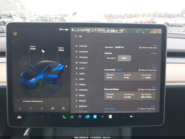 Tesla Model Y Long Range Dual Motor All-wheel Drive Image 10