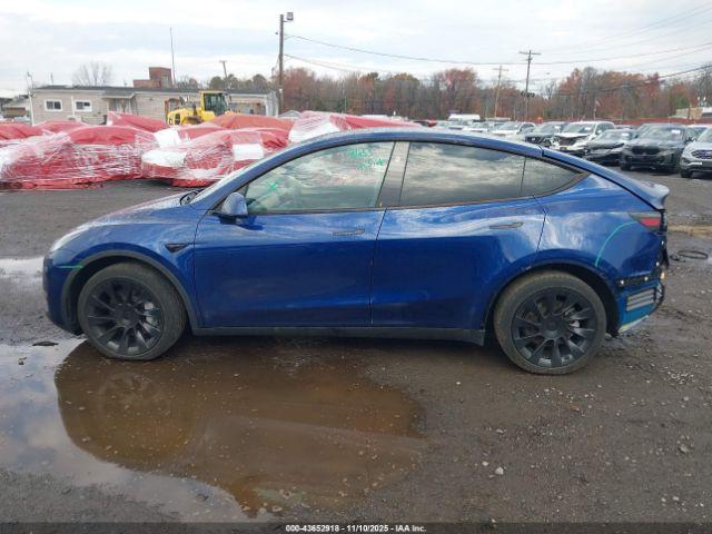 Tesla Model Y Long Range Dual Motor All-wheel Drive Image 14