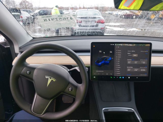 Tesla Model Y Long Range Dual Motor All-wheel Drive Image 2